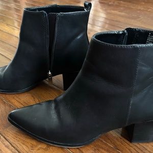 En Thread “Elorie” Bootie, size 9